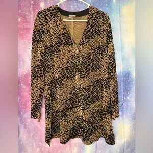 Rabbit rabbit rabbit designs button down top 🛍